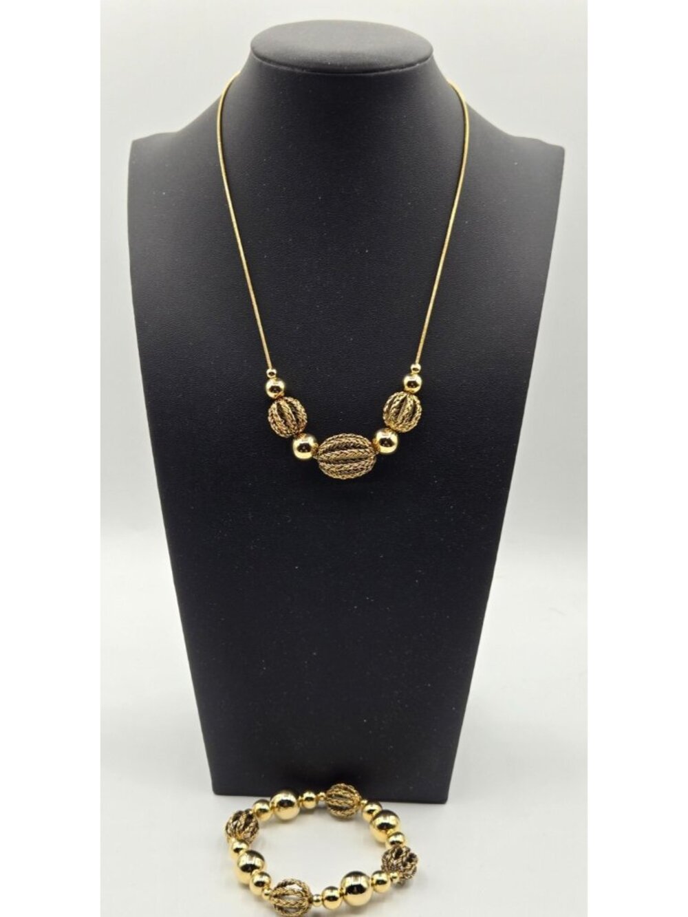 Vintage Gold Tone Gold & Filagree Bead Chain Necklace 16 in & Stretch Bracelet